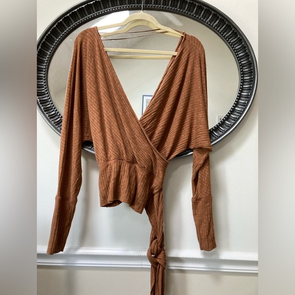 Free People We the Free Ribbed Faux Wrap Top V-Neck Tie Waist Sz Small - Picture 3 of 6
